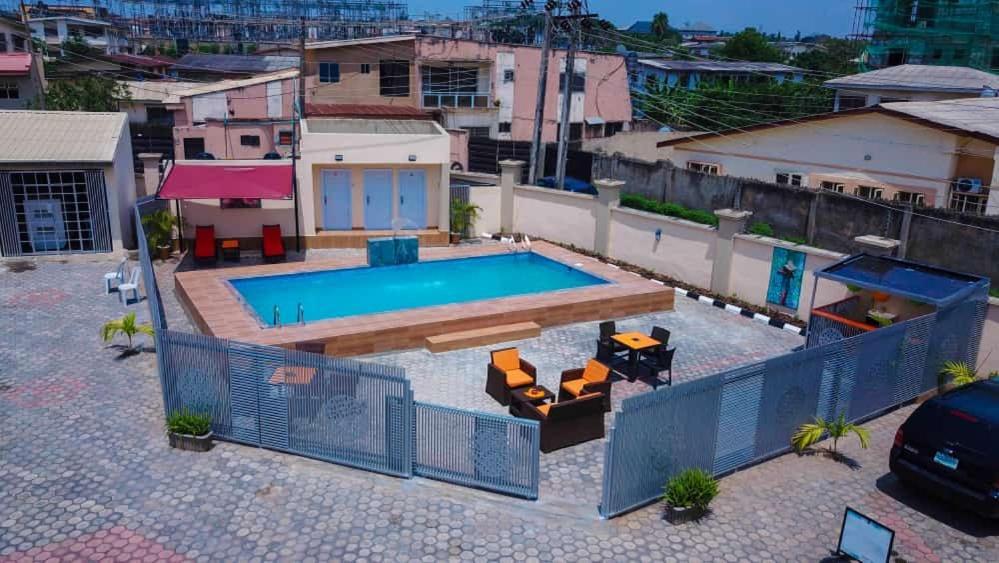 Fawzy Hotel Ібадан Екстер'єр фото