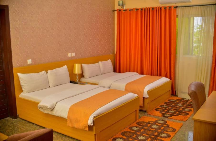 Fawzy Hotel Ібадан Екстер'єр фото