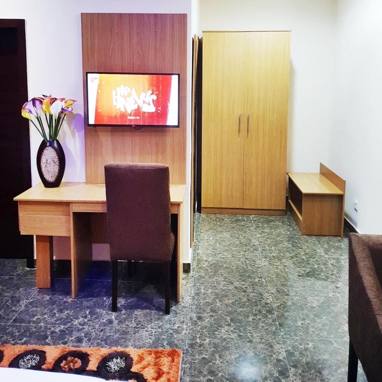 Fawzy Hotel Ібадан Екстер'єр фото