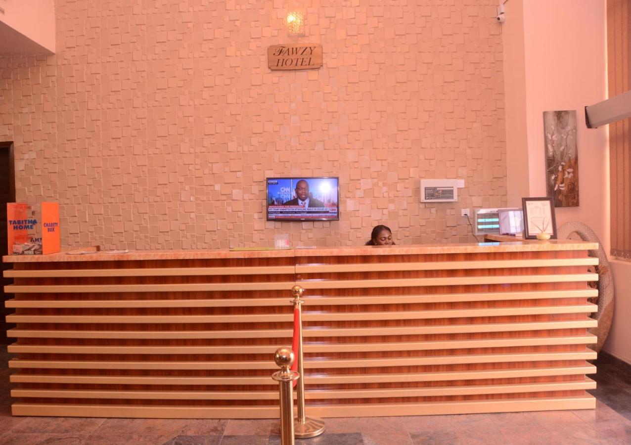 Fawzy Hotel Ібадан Екстер'єр фото